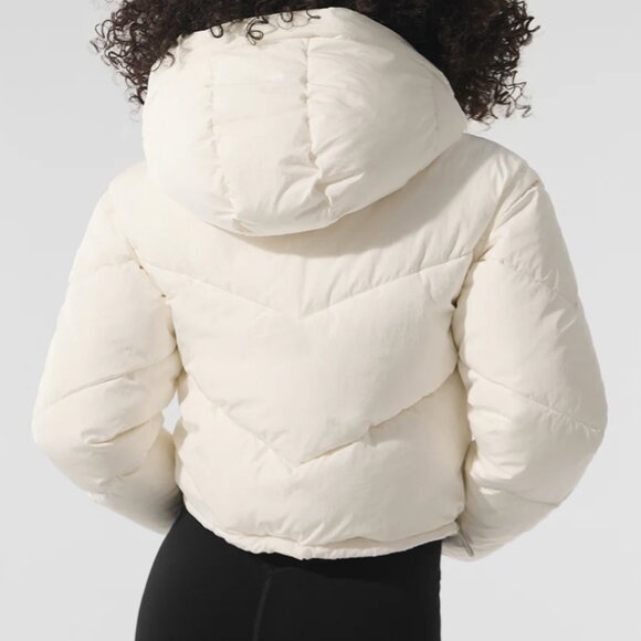 Alo Yoga Puffer - Picture 2 of 8